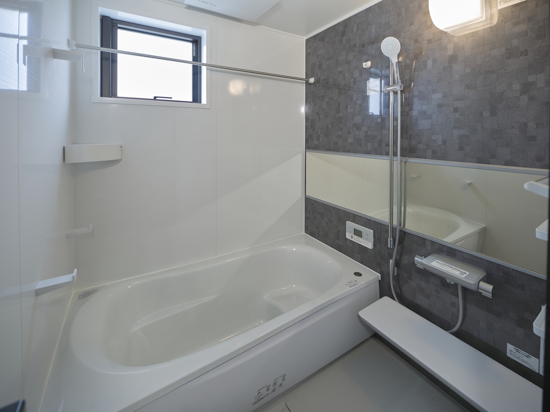 ユニエクセラン西宮市Ⅱ10号地_浴室_01.jpg